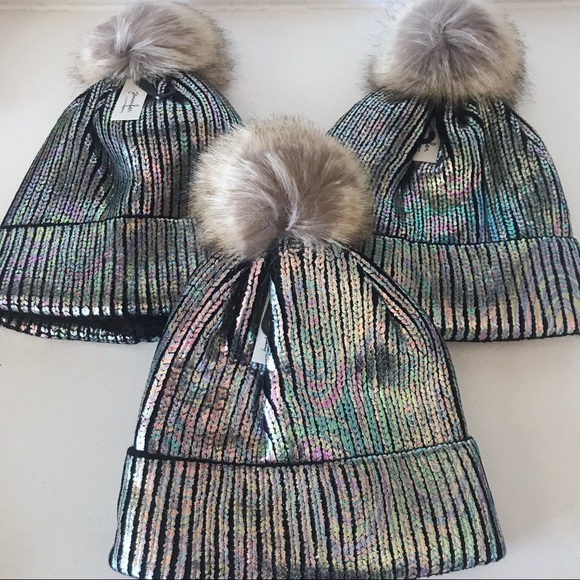 Only 1 Left!!! ☃️NWT Metallic Fuzzy Lined Beanies - Picture 8 of 8